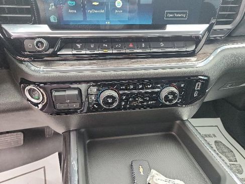 Used 2024 Chevrolet Silverado 2500 LTZ w/ LTZ Plus Package AWD/4WD image 18