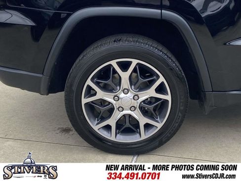 Used 2019 Jeep Grand Cherokee Limited AWD/4WD image 11