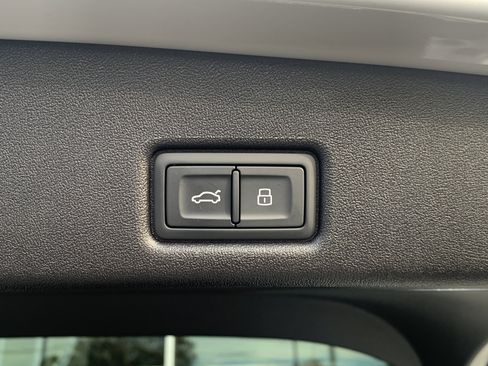 New 2025 Audi SQ5 Premium Plus image 39