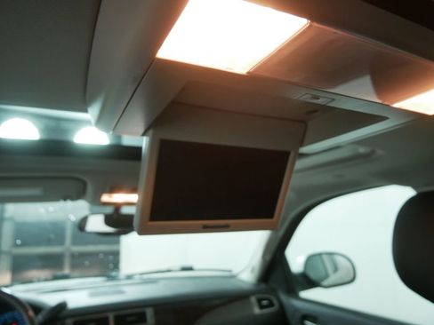 Used 2011 GMC Yukon Denali image 23