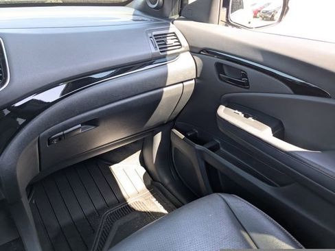 Used 2024 Honda Passport Black Edition image 16