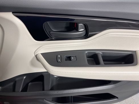 Certified 2025 Honda Odyssey Touring image 11
