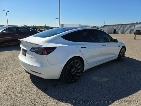 Used 2022 Tesla Model 3 Performance image 3