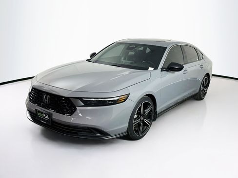 Used 2024 Honda Accord Sport image 3