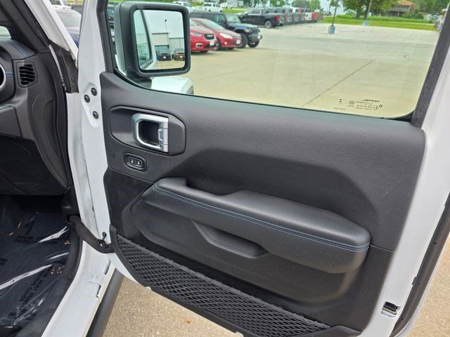 Used 2023 Jeep Wrangler Unlimited Rubicon 4xe w/ Cold Weather Group AWD/4WD image 22
