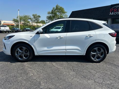 Used 2023 Ford Escape ST-Line Select w/ Tech Pack #2 AWD/4WD image 2