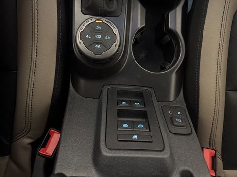 Used 2024 Ford Bronco Wildtrak AWD/4WD image 17