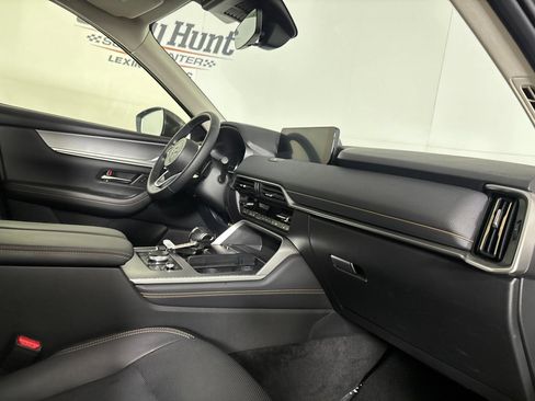 Used 2024 MAZDA CX-90 3.3 Turbo w/ Preferred Package AWD/4WD image 34