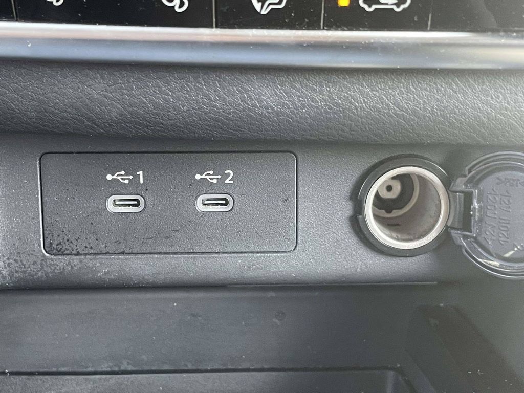 Used 2025 Nissan Rogue SV FWD image 21