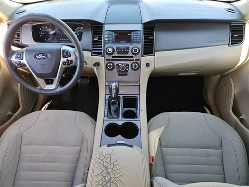 Used 2017 Ford Taurus SE image 23