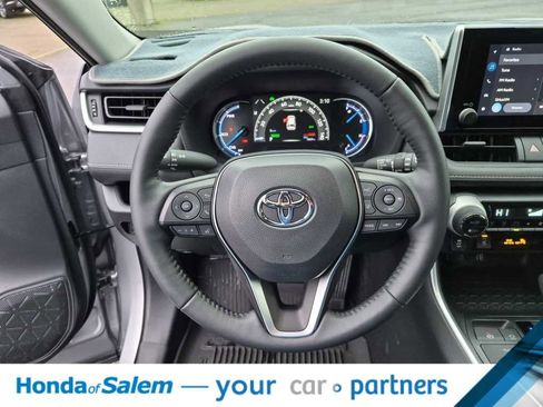 Used 2025 Toyota RAV4 XLE image 15