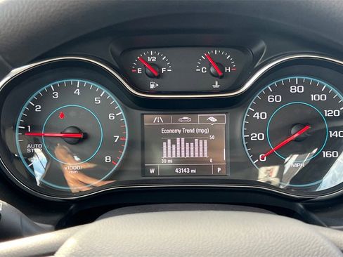 Used 2017 Chevrolet Cruze LS image 21