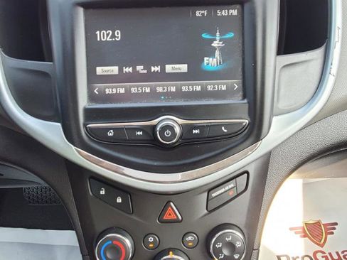 Used 2017 Chevrolet Sonic LT FWD image 10