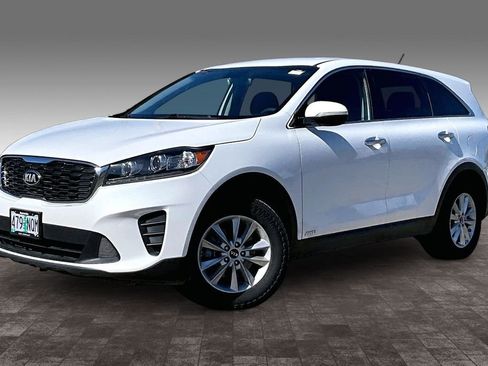 Used 2019 Kia Sorento LX image 2