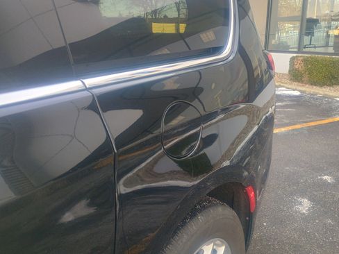 Used 2024 Chrysler Pacifica Touring-L image 5