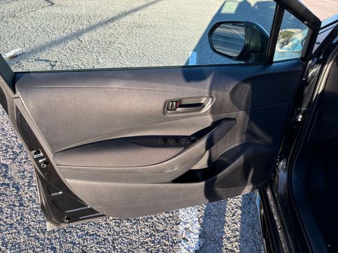 Used 2025 Toyota Corolla LE image 20