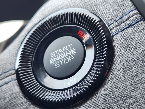 New 2026 Jeep Compass Latitude image 17