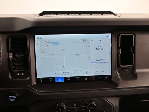 Used 2025 Ford Bronco Badlands image 11