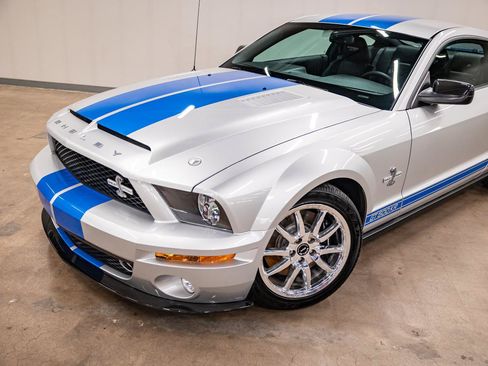Used 2009 Ford Mustang Shelby GT500 RWD image 28