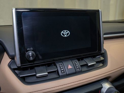 Used 2023 Toyota RAV4 XLE Premium image 13