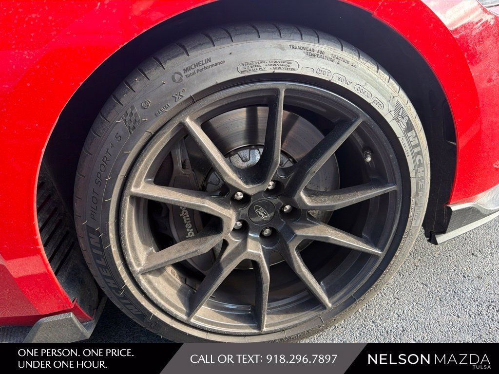Used 2019 Ford Mustang Shelby GT350 w/ Technology Package RWD image 4