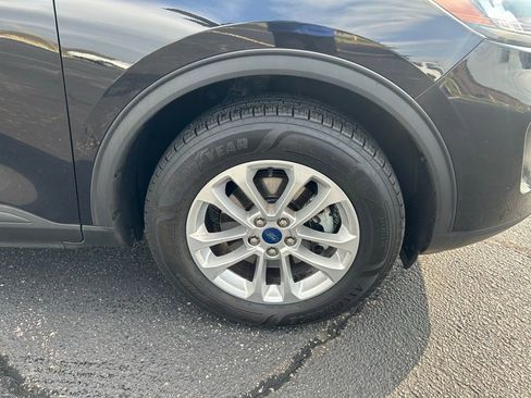 Used 2022 Ford Escape S image 2