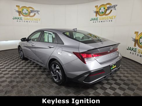 Used 2025 Hyundai Elantra Sport FWD image 6