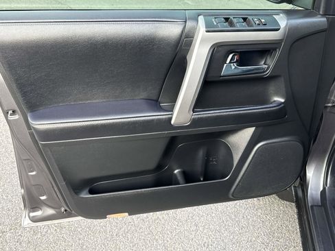 Used 2022 Toyota 4Runner SR5 Premium image 12