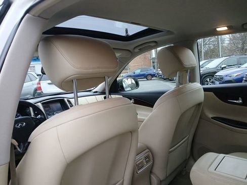 Used 2017 INFINITI QX50 Journey w/ Premium Package image 21