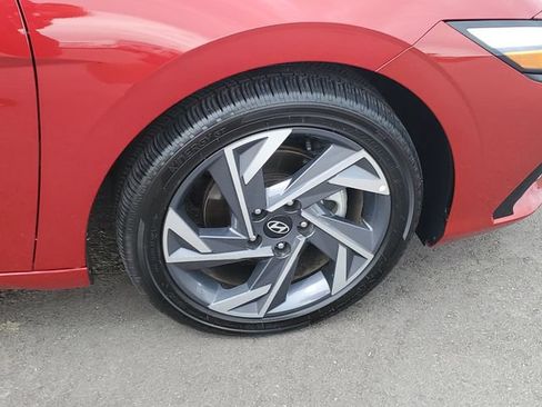 Certified 2025 Hyundai Elantra SEL FWD image 6