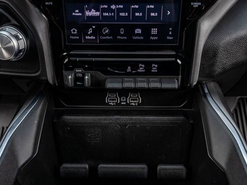 Used 2025 RAM 1500 Laramie w/ Laramie Southwest Edition AWD/4WD image 27