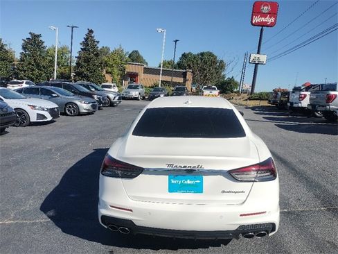 Used 2022 Maserati Quattroporte Modena image 6