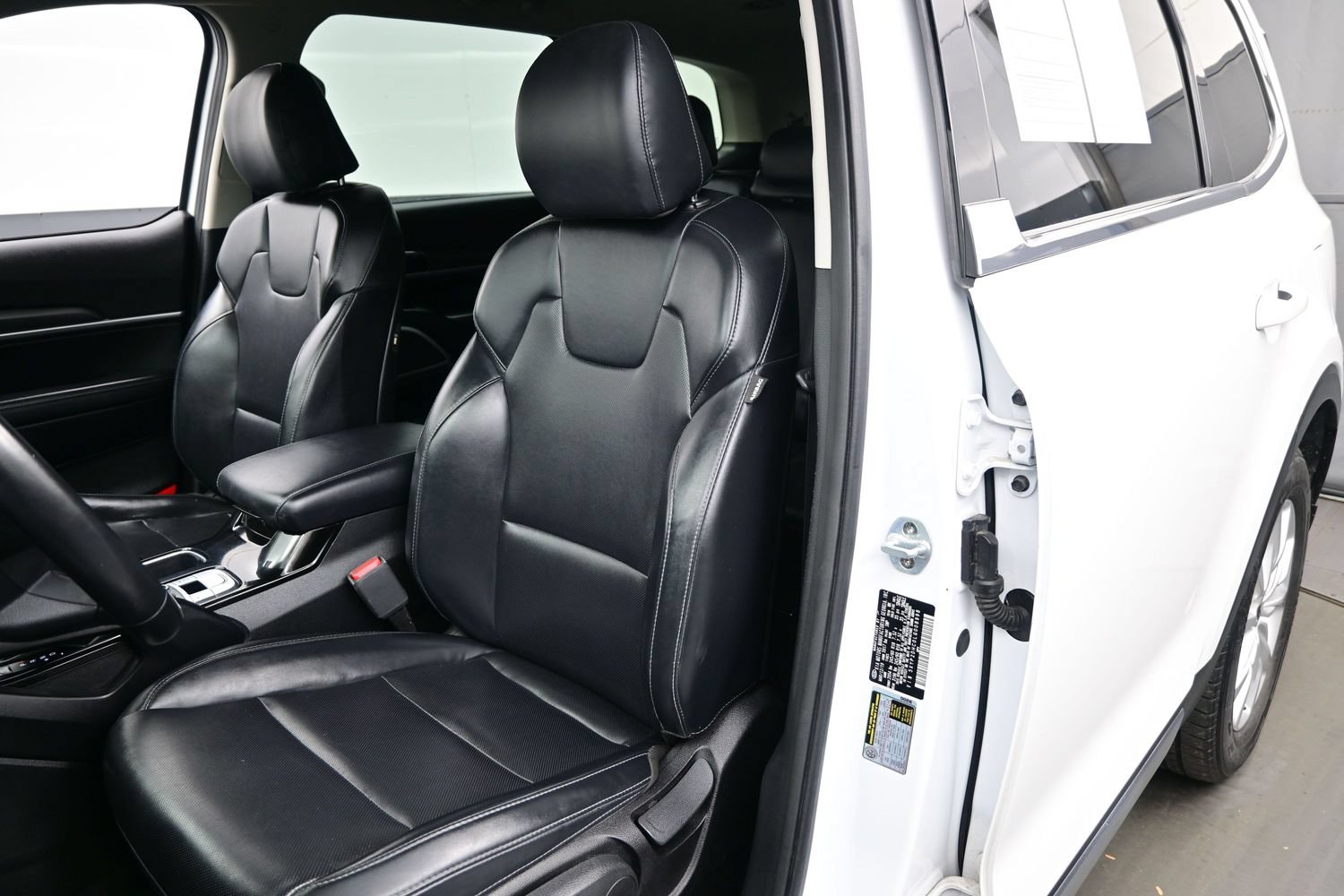 Used 2020 Kia Telluride LX AWD/4WD image 11