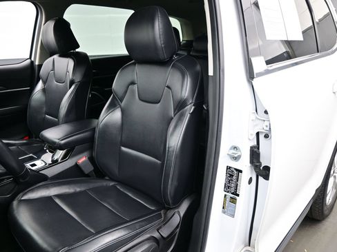 Used 2020 Kia Telluride LX AWD/4WD image 11