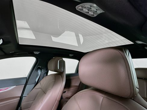 Used 2025 BMW 760i xDrive w/ Executive Package image 23