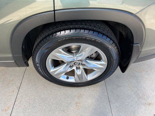Used 2016 Toyota Highlander Limited AWD/4WD image 11