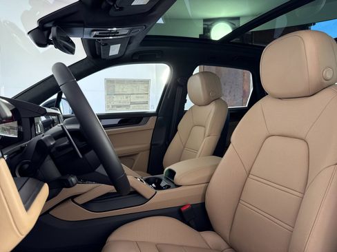 New 2026 Porsche Cayenne S image 5