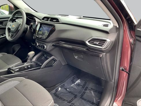 Used 2023 Chevrolet TrailBlazer LT w/ Convenience Package FWD image 16
