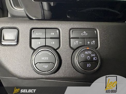 Used 2026 Chevrolet Silverado 1500 LT Trail Boss w/ Convenience Package II AWD/4WD image 16