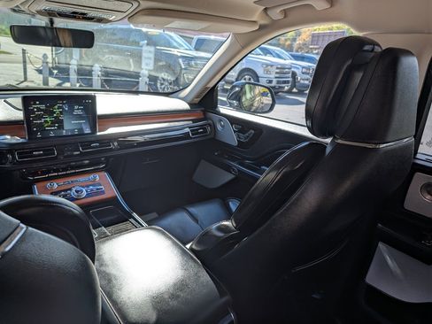 Used 2020 Lincoln Aviator Reserve w/ Equipment Group 201A image 24