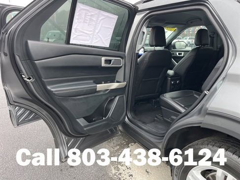 Used 2022 Ford Explorer XLT w/ Equipment Group 202A image 9