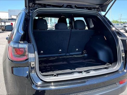 Used 2025 Jeep Compass Sport w/ Mopar Graphics Package AWD/4WD image 29