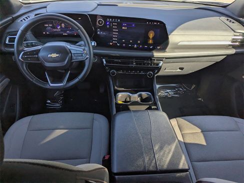 Certified 2025 Chevrolet Traverse LT image 12