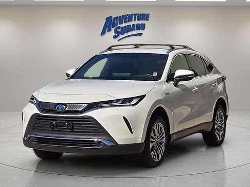 Used 2021 Toyota Venza XLE AWD/4WD image 2