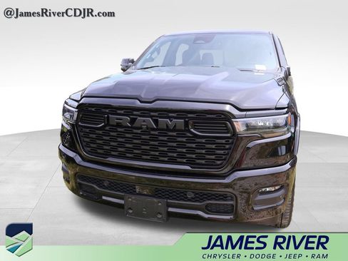 Used 2025 RAM 1500 Big Horn AWD/4WD image 4