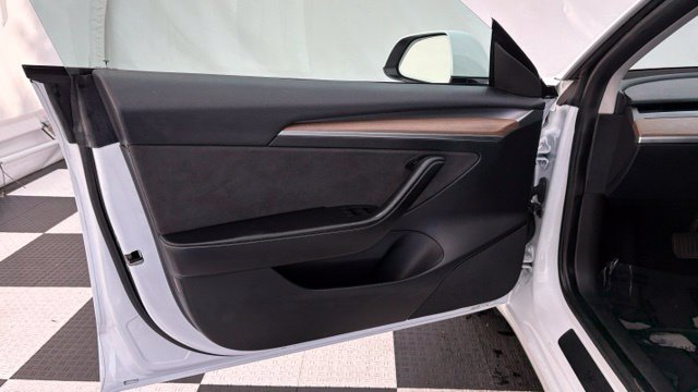 Used 2023 Tesla Model 3 Standard Range RWD image 14