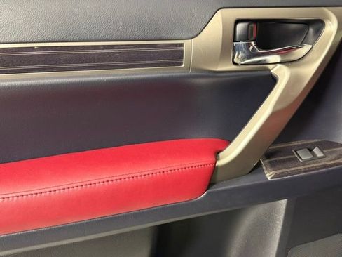 Used 2021 Lexus GX 460 Premium w/ Premium Package image 22