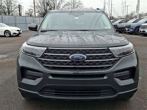 Certified 2023 Ford Explorer XLT image 2