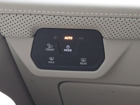Used 2024 Volkswagen Atlas SEL AWD/4WD image 25
