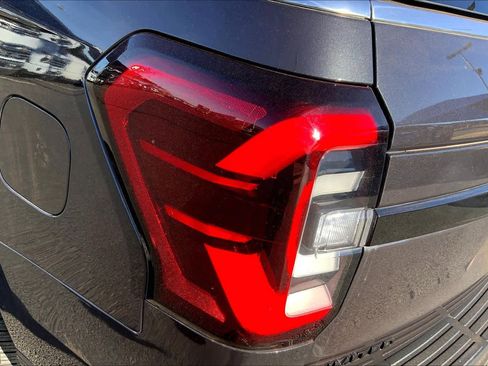 Used 2024 Ford Expedition Limited image 28